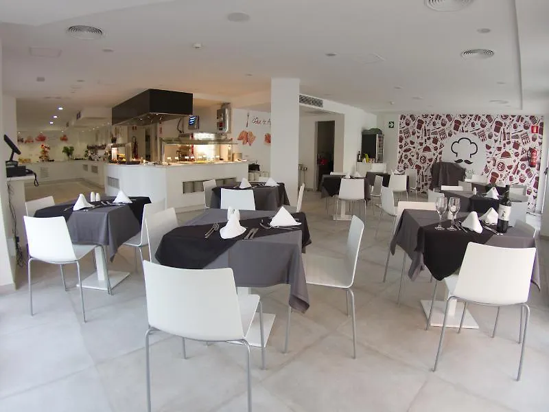 Apartamentos Triton 칼라 라트자다 호텔
