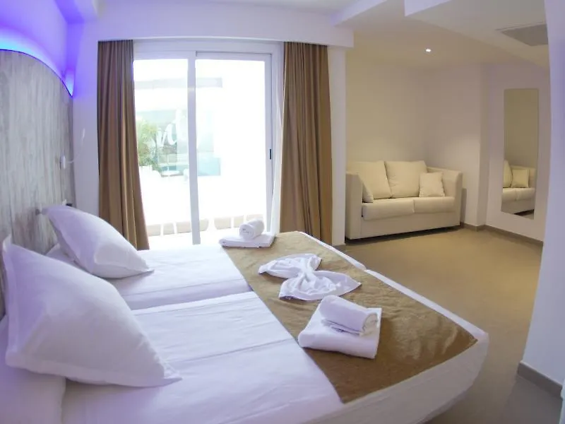 Apartamentos Triton 칼라 라트자다