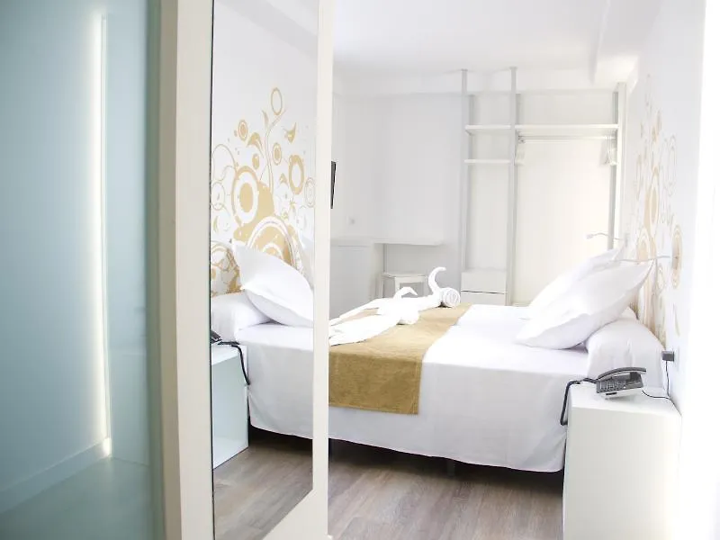 **** 호텔 Apartamentos Triton 칼라 라트자다 스페인