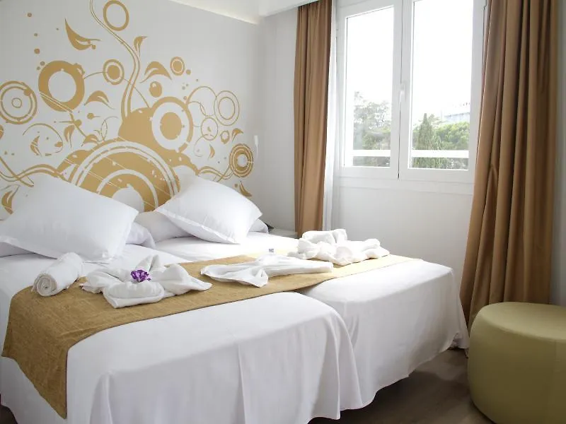 Apartamentos Triton 칼라 라트자다 4*,