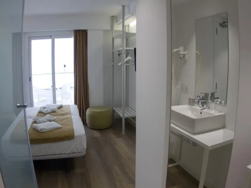 Apartamentos Triton 칼라 라트자다