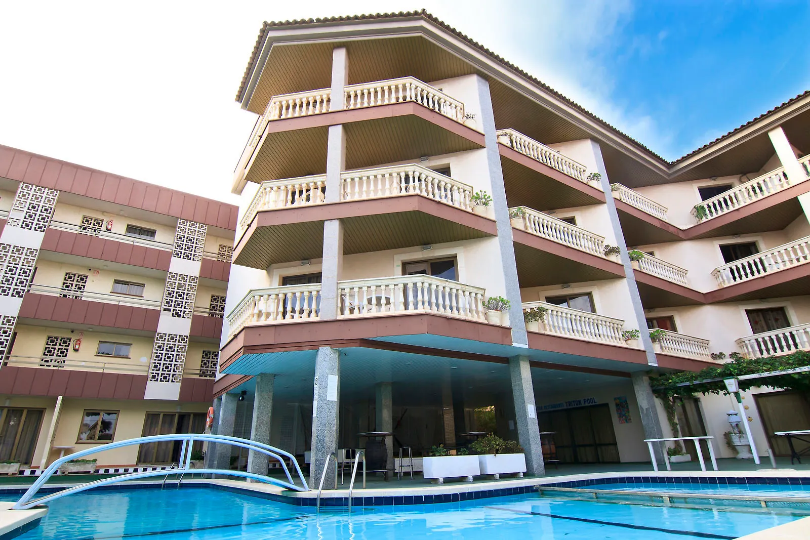 Apartamentos Triton 칼라 라트자다 4*,