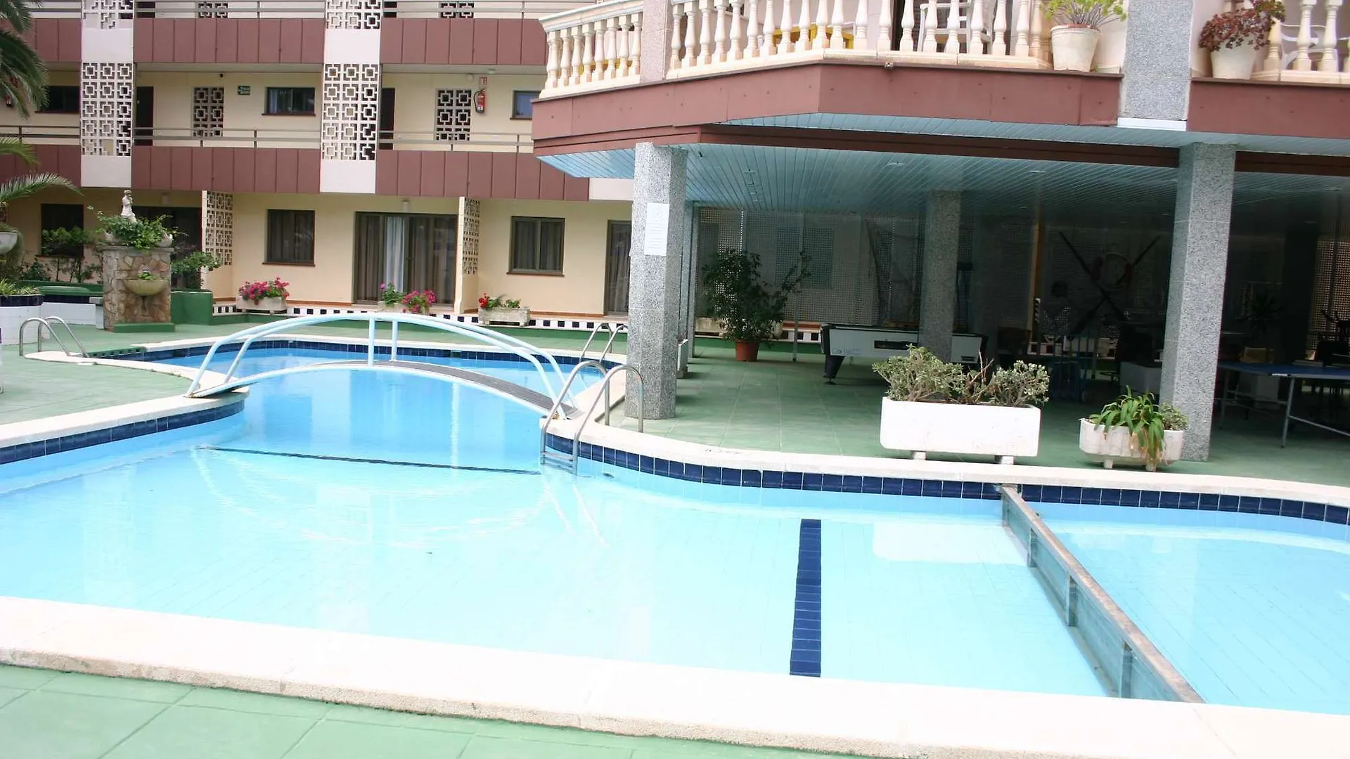 Apartamentos Triton 칼라 라트자다